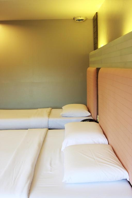 Pradipat Hotel Μπανγκόκ Δωμάτιο φωτογραφία