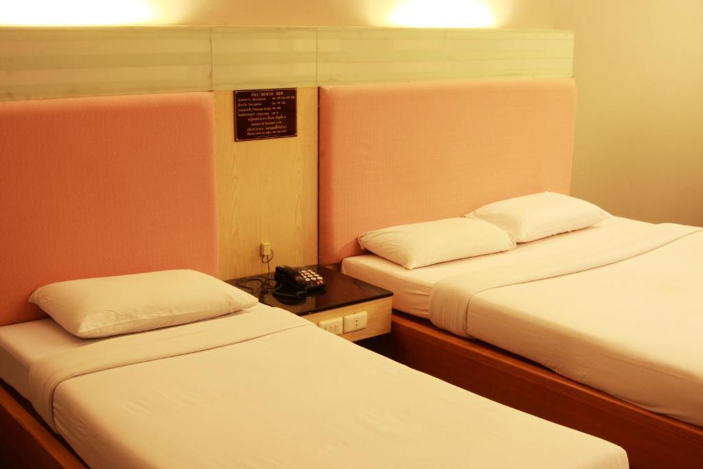 Pradipat Hotel Μπανγκόκ Δωμάτιο φωτογραφία