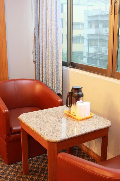 Pradipat Hotel Μπανγκόκ Δωμάτιο φωτογραφία